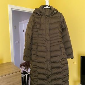 Land's end winter down coat brown in color size medium